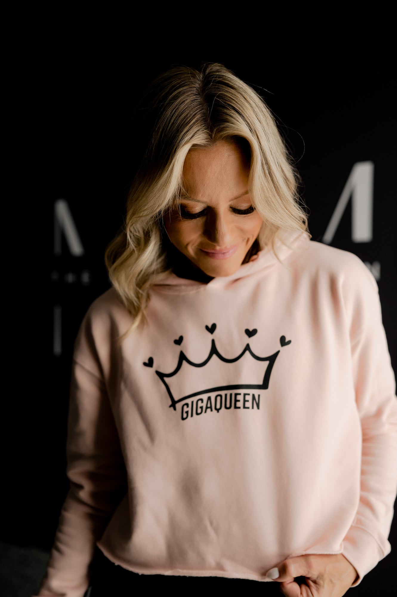 Gigaqueen Cropped Hoodie